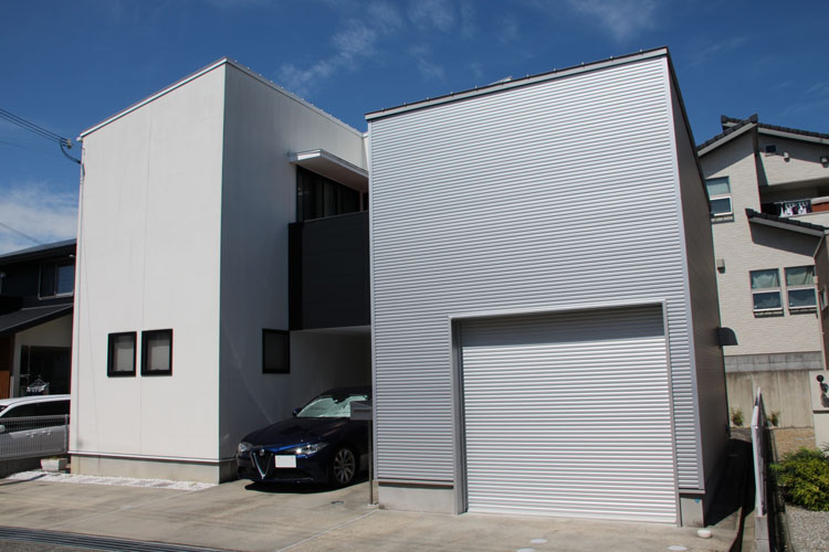 岩手県盛岡市のシャッター設置・修理・点検 合同会社藤村工業/ガレージ用シャッター